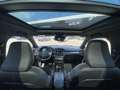 2021 Volvo XC40 R-Design *Advanced Package/Climate Package