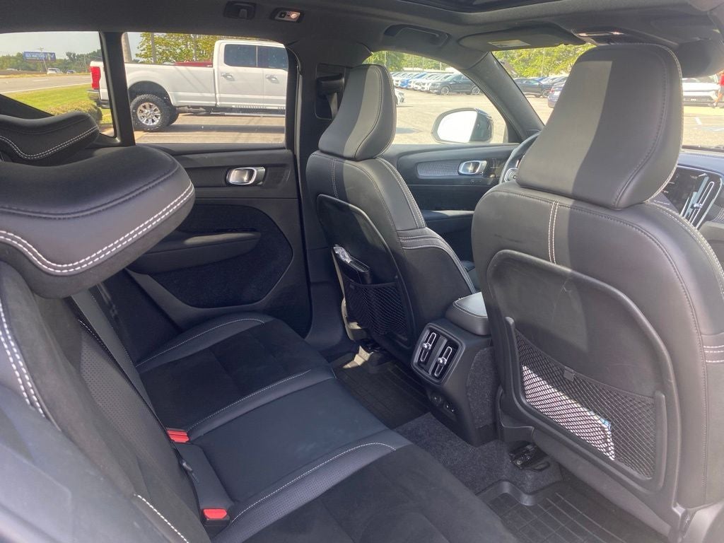 2021 Volvo XC40 R-Design *Advanced Package/Climate Package