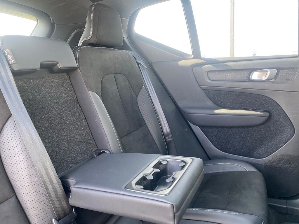 2021 Volvo XC40 R-Design *Advanced Package/Climate Package