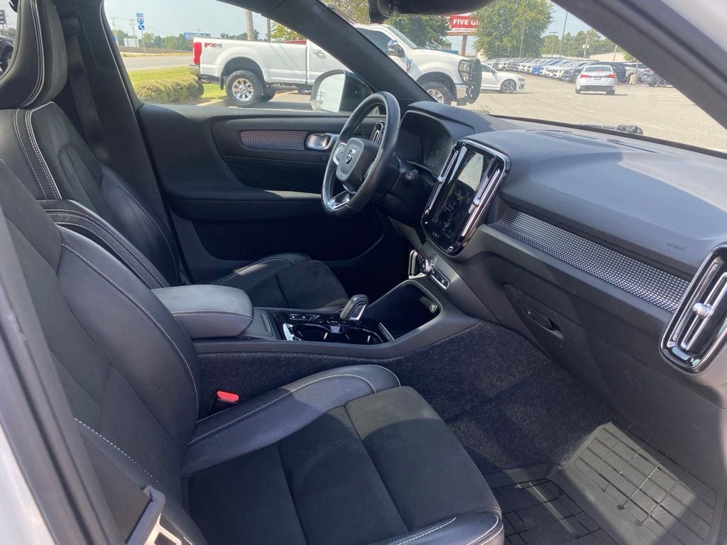 2021 Volvo XC40 R-Design *Advanced Package/Climate Package
