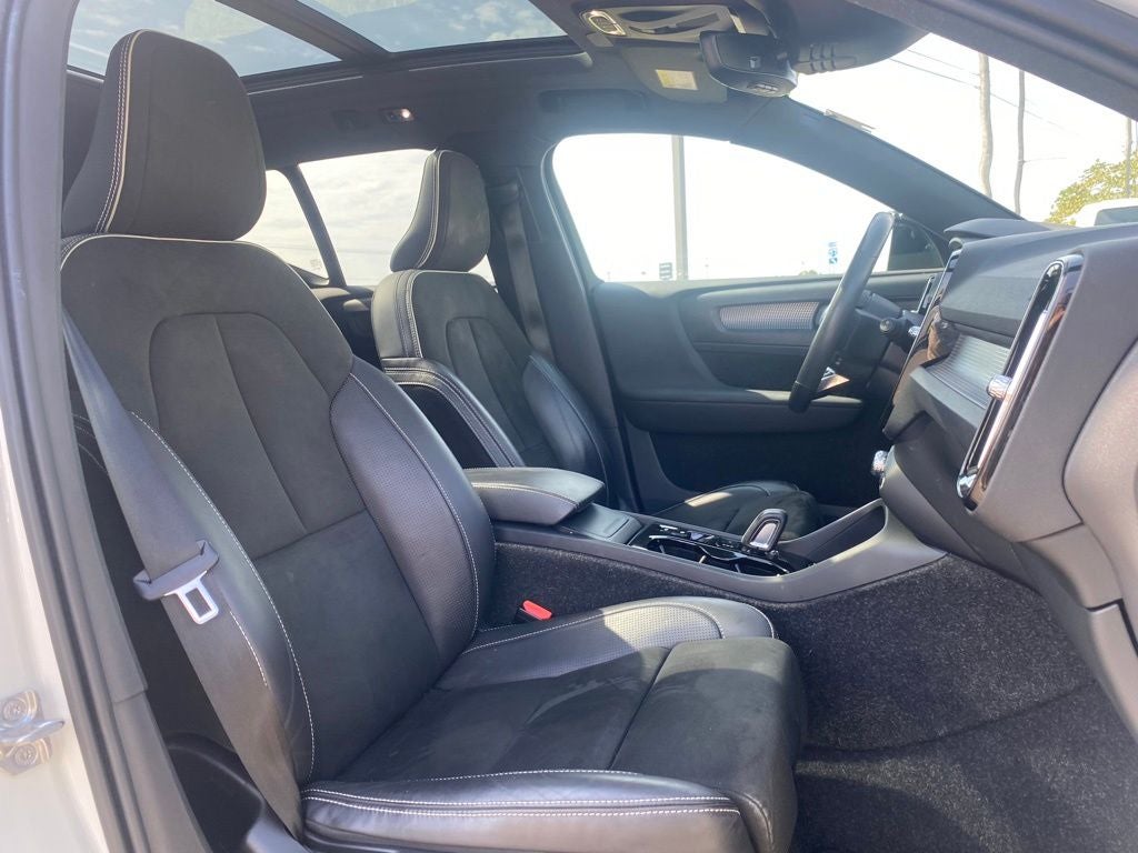 2021 Volvo XC40 R-Design *Advanced Package/Climate Package