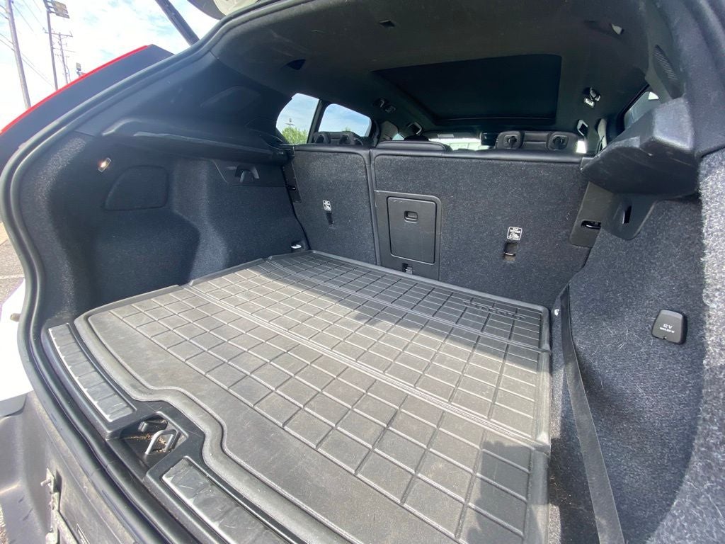2021 Volvo XC40 R-Design *Advanced Package/Climate Package