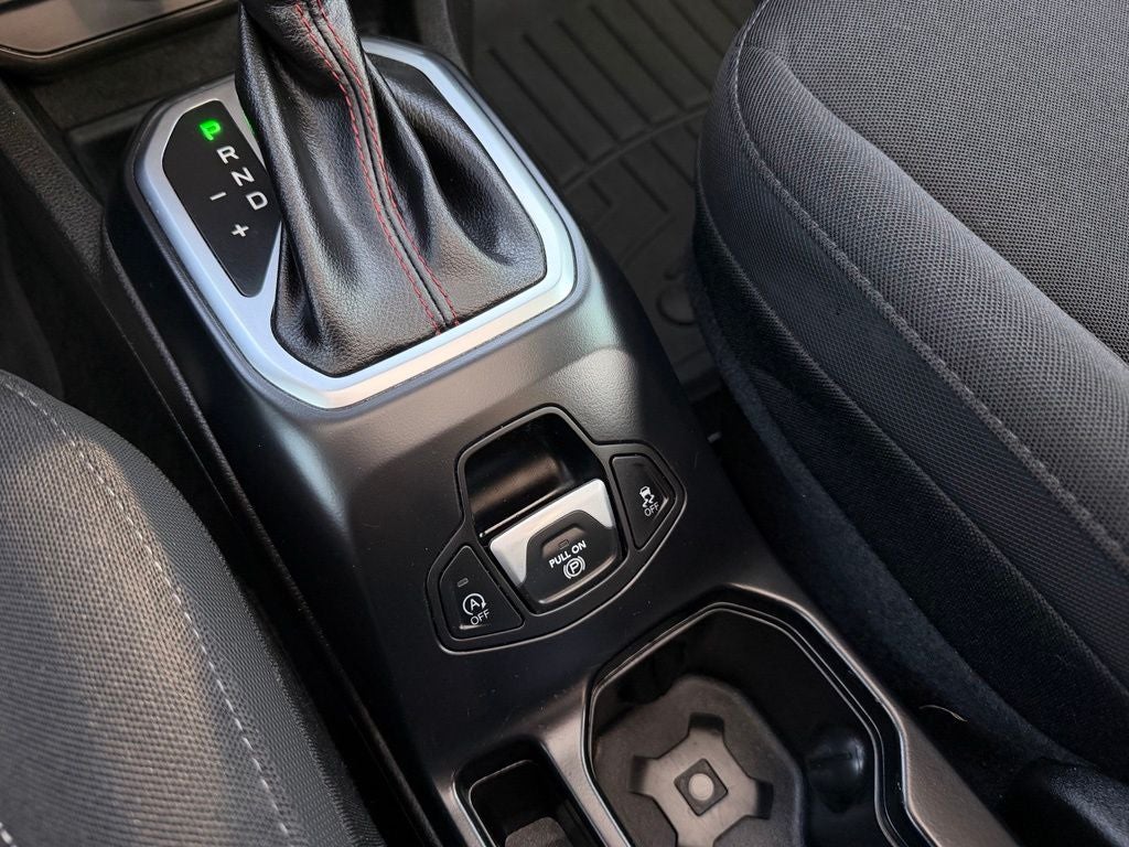 2023 Jeep Renegade Latitude Heated Seats/Steering Wheel/Panoramic Roof