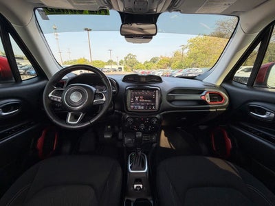 2023 Jeep Renegade Latitude Heated Seats/Steering Wheel/Panoramic Roof