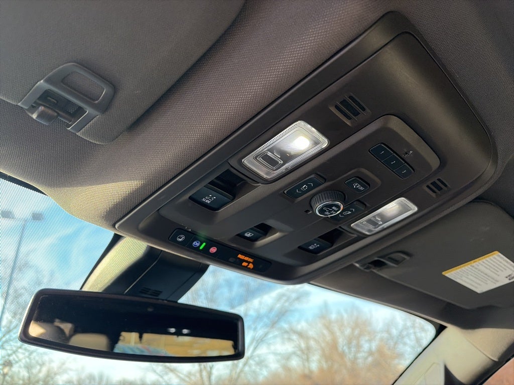 2021 GMC Yukon SLT LUXURY PLUS PACKAGE 2ND ROW BUCKETS