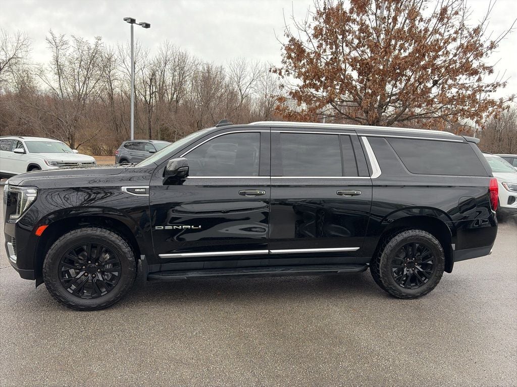 2022 GMC Yukon XL Denali AWD BLACKOUT CLEAN CARFAX