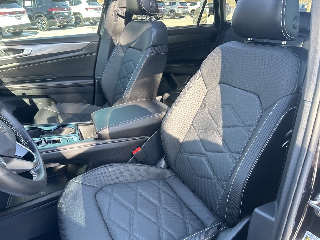 2025 Volkswagen Atlas Cross Sport 2.0T SE w/Technology