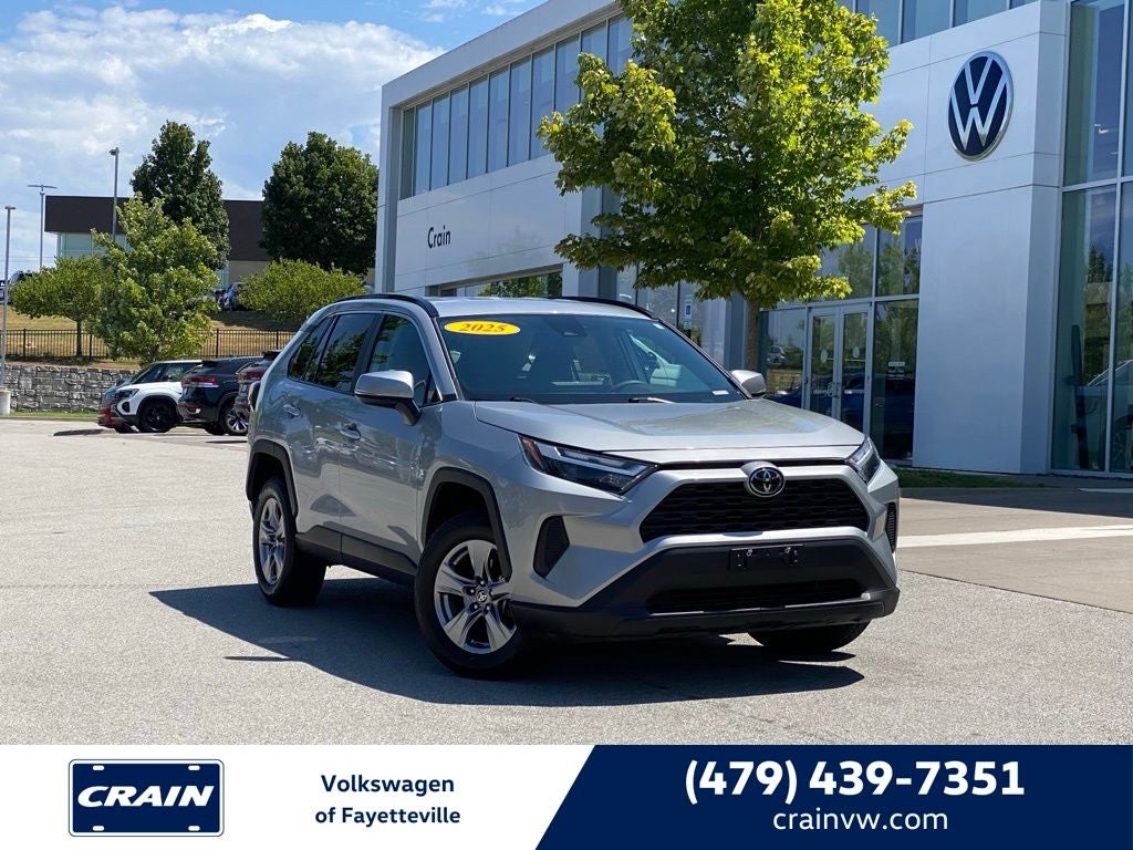 2025 Toyota RAV4 XLE