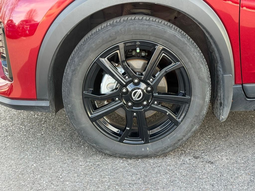 2021 Nissan Kicks SR