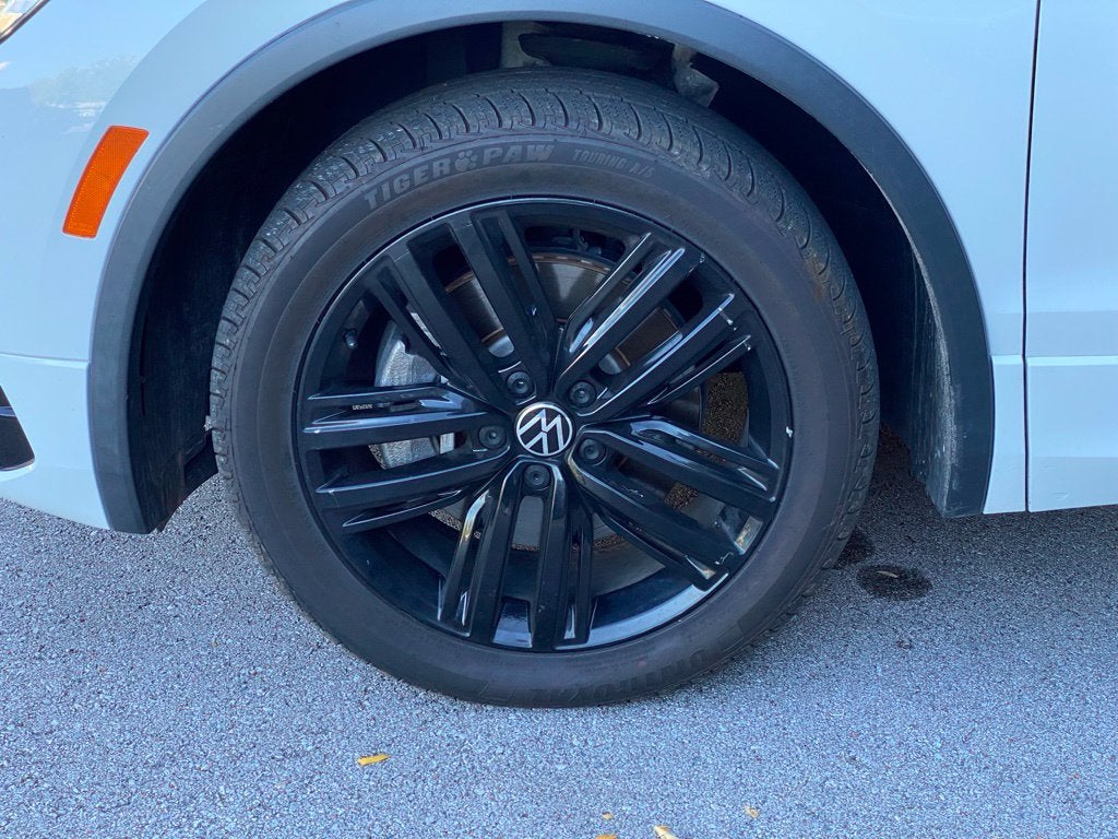 2022 Volkswagen Tiguan 2.0T SE R-Line Black