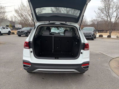 2024 Volkswagen Taos 1.5T SE Clean CARFAX 1-Owner