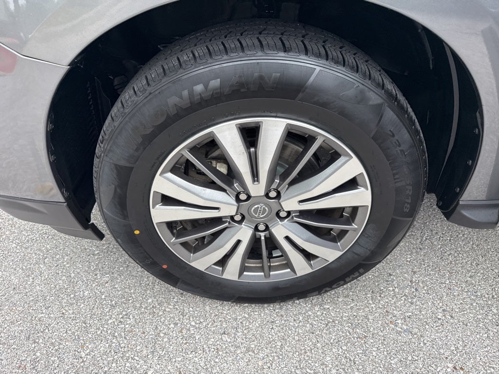 2020 Nissan Pathfinder SL