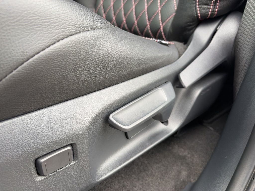 2025 Toyota 4Runner SR5 CLEAN 1 OWNER CARFAX 4WD AND CUSTOM LEATHER