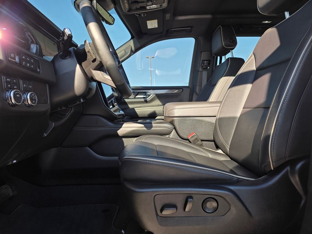 2025 GMC Yukon Elevation