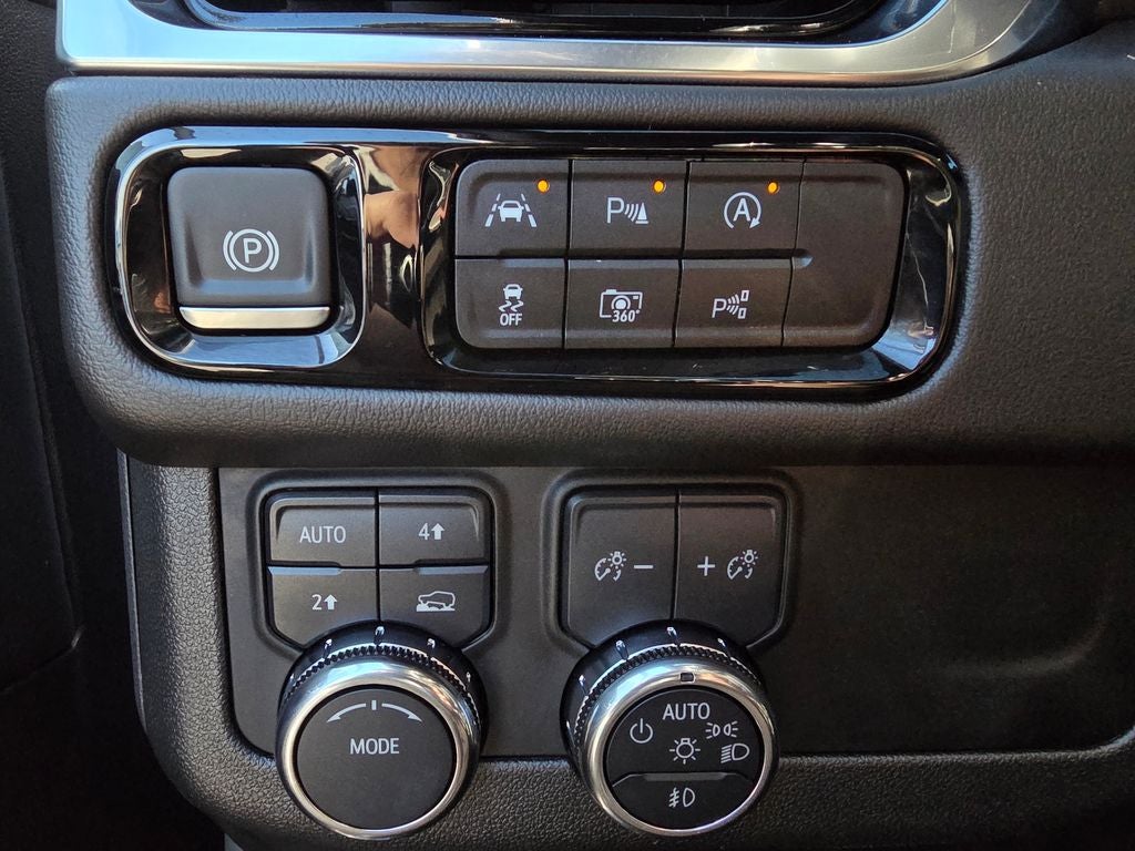 2025 GMC Yukon Elevation