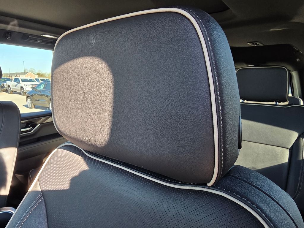 2025 GMC Yukon Elevation