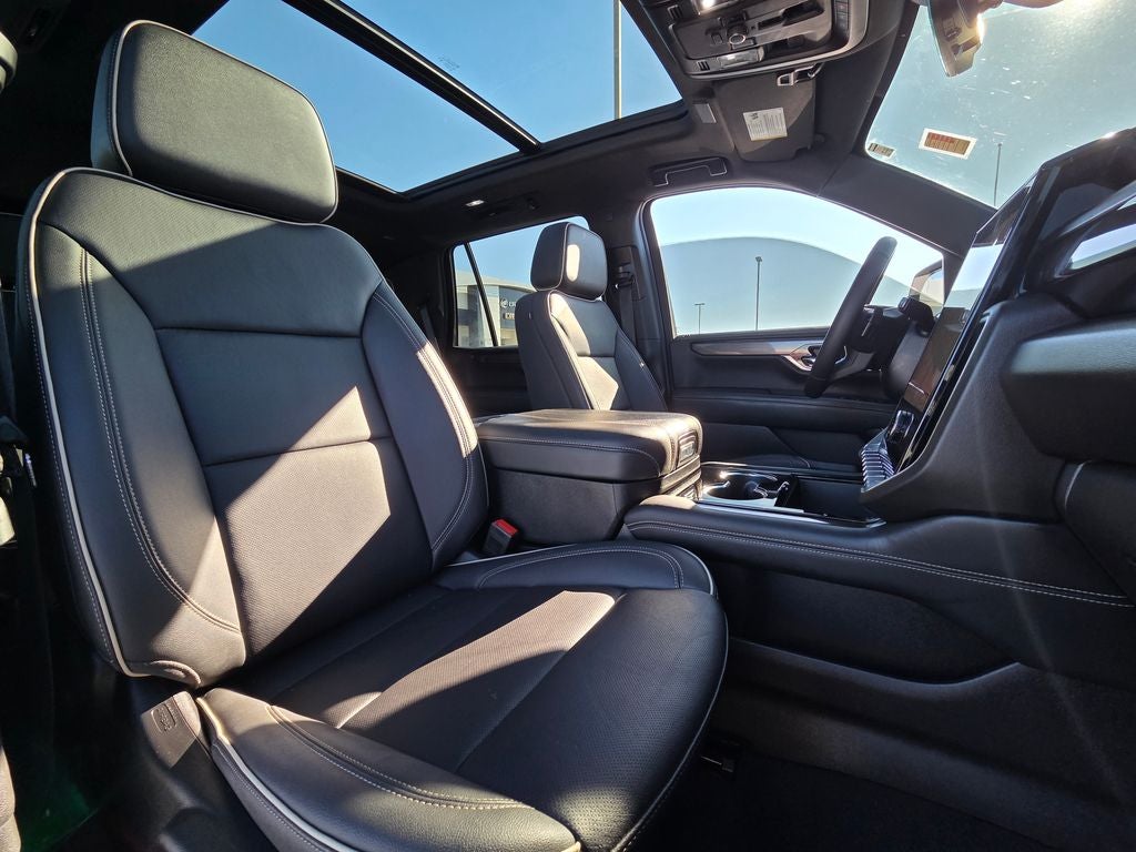 2025 GMC Yukon Elevation