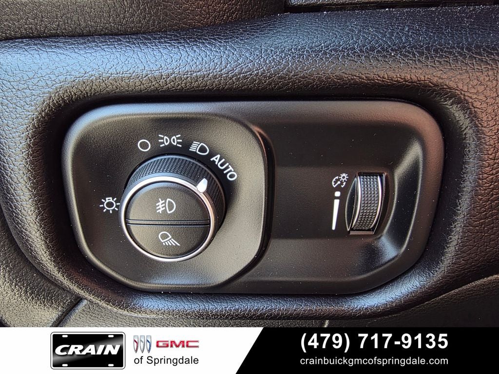 2024 RAM 2500 Big Horn Cummins / 12" Screen