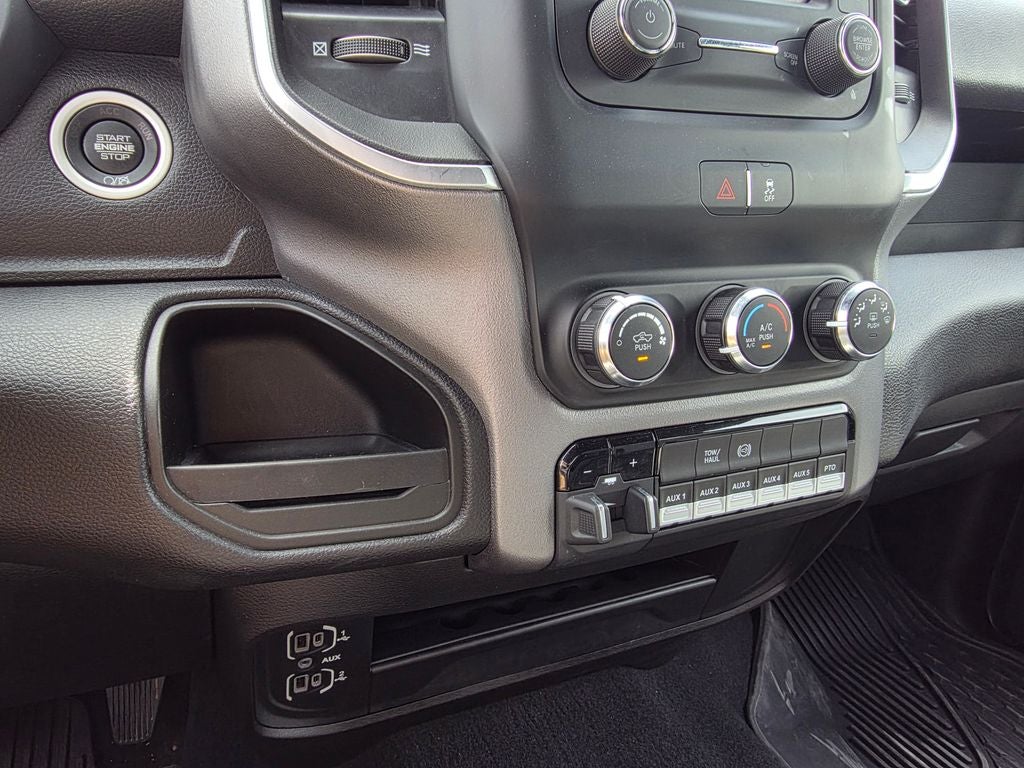 2024 RAM 3500 SLT