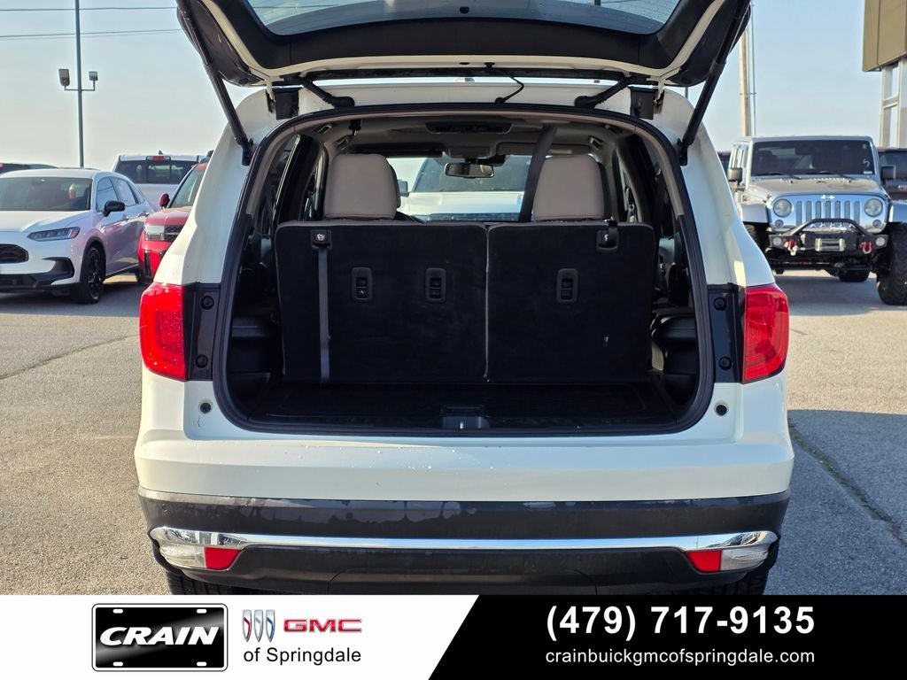 2018 Honda Pilot Touring Nav / Rear DVD / Honda Sensing