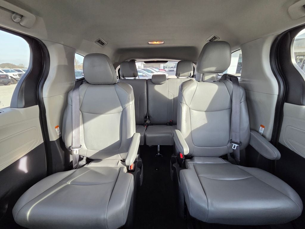2022 Toyota Sienna XLE 7 Passenger
