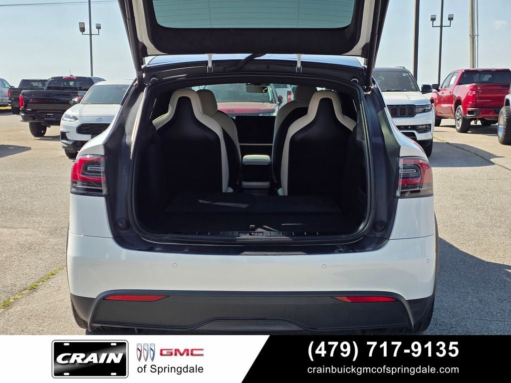 2022 Tesla Model X Plaid 6-Seat / Full Self-Driving