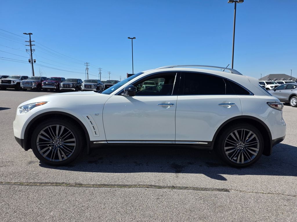 2017 INFINITI QX70 Base
