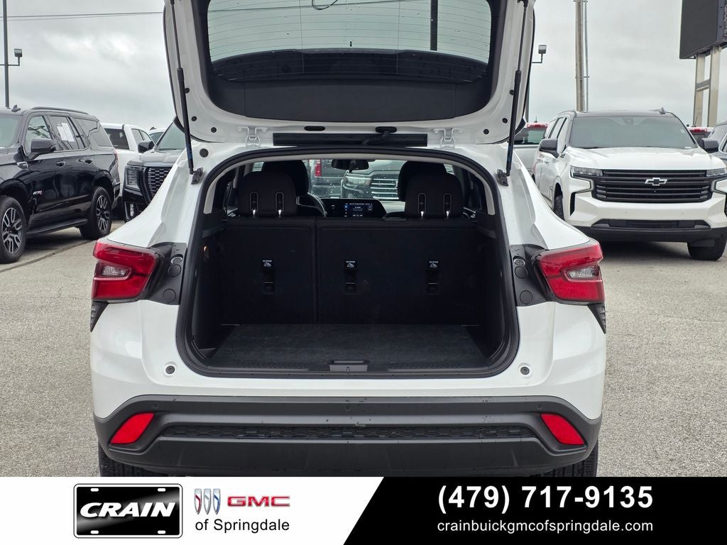 2025 Chevrolet Trax LS Conv / Heated Seats