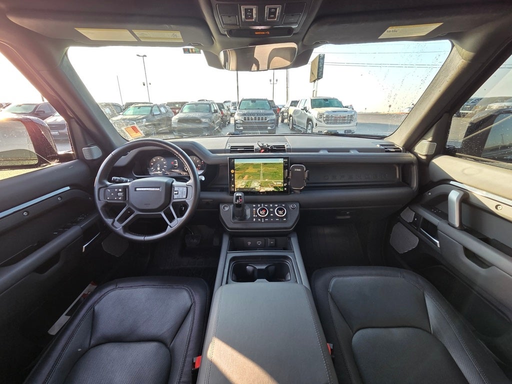 2024 Land Rover Defender 130 X-Dynamic SE