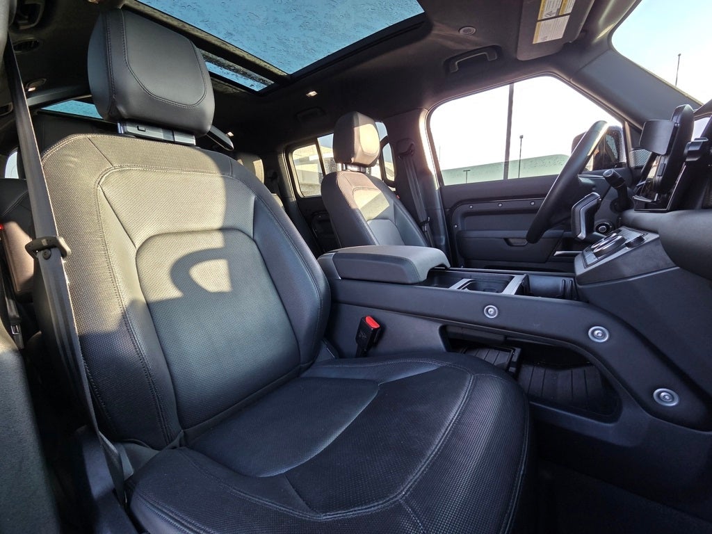 2024 Land Rover Defender 130 X-Dynamic SE