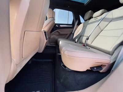 2023 Porsche Cayenne Platinum Edition