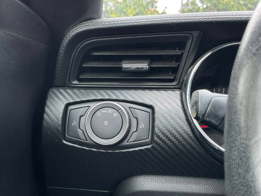 2017 Ford Mustang V6