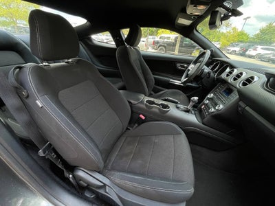 2017 Ford Mustang V6
