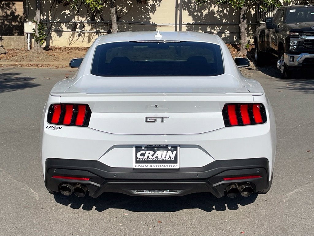 2025 Ford MUSTANG Base