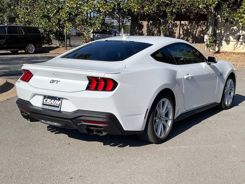 2025 Ford MUSTANG Base