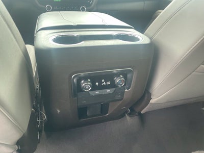 2025 Chevrolet Suburban LT