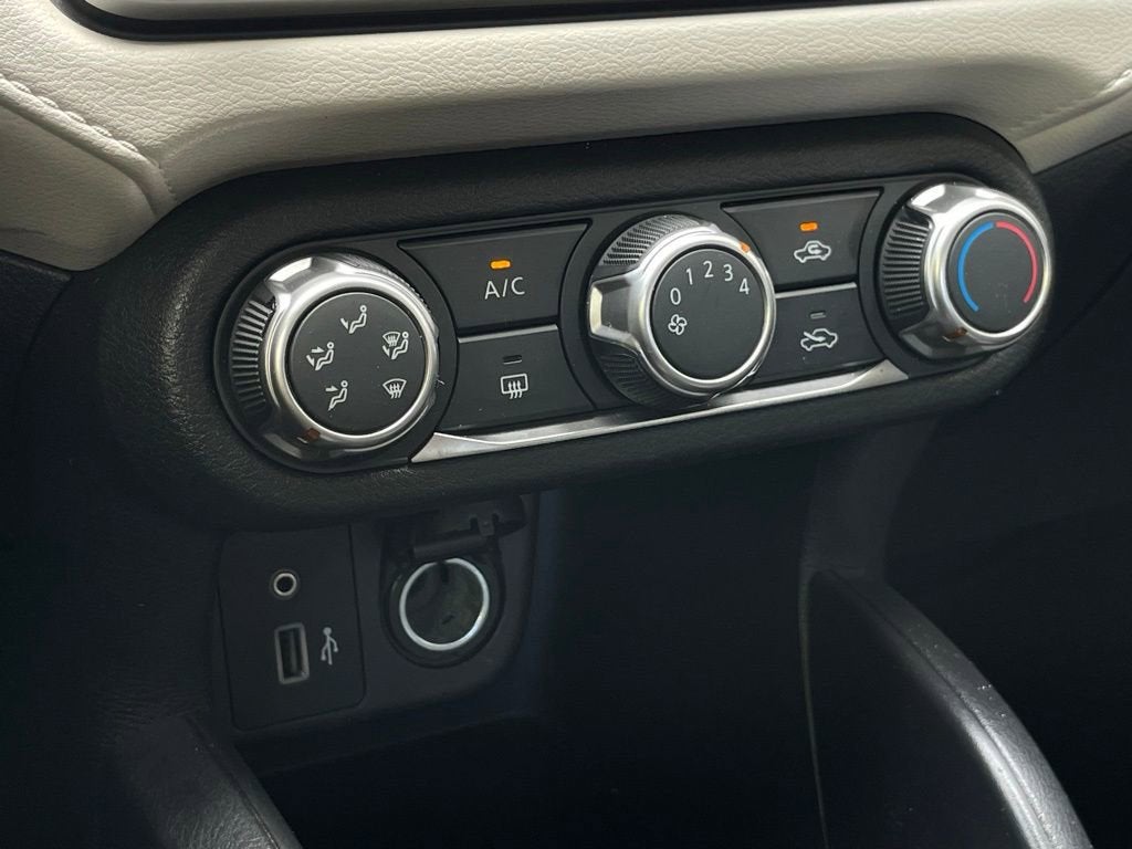 2022 Nissan Versa SV