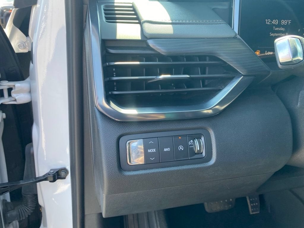 2025 GMC Acadia AT4