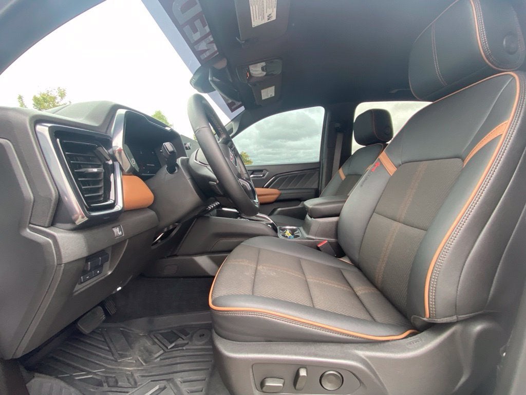 2025 GMC Canyon AT4