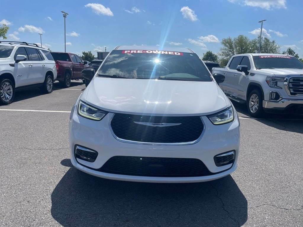 2025 Chrysler Pacifica Select