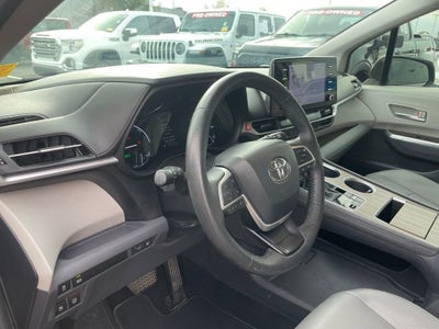 2024 Toyota Sienna XLE