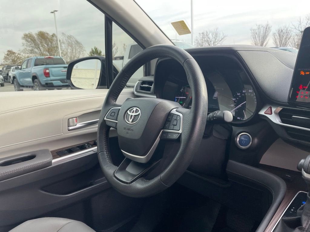 2024 Toyota Sienna XLE