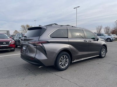 2024 Toyota Sienna XLE