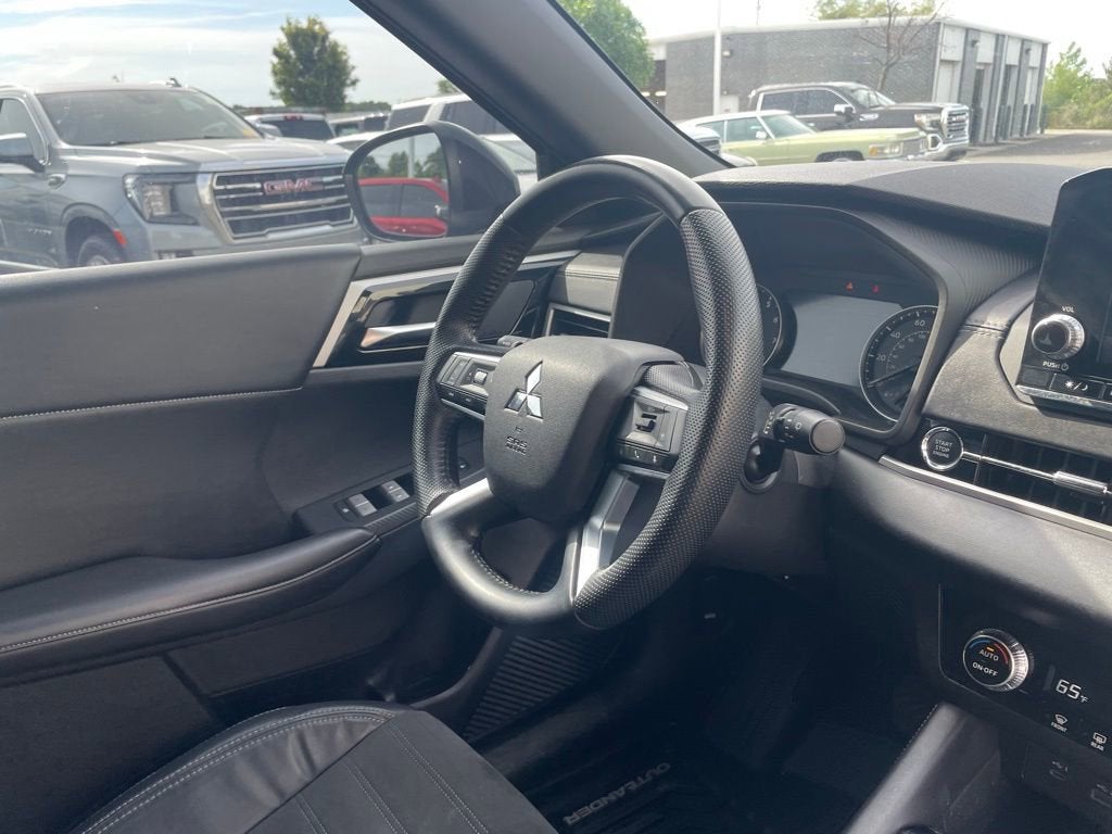 2022 Mitsubishi Outlander SE