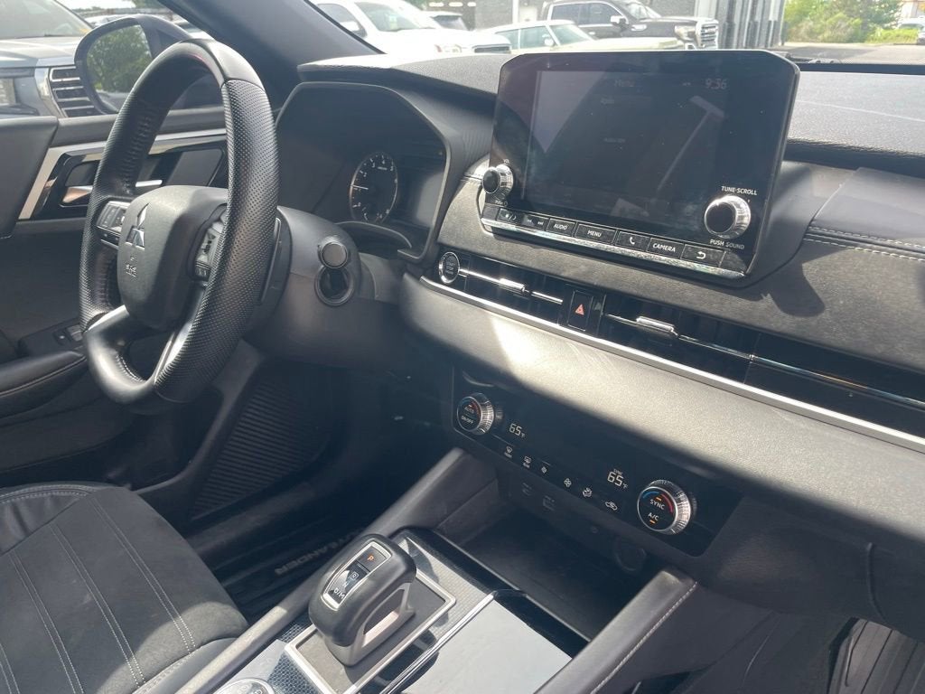 2022 Mitsubishi Outlander SE