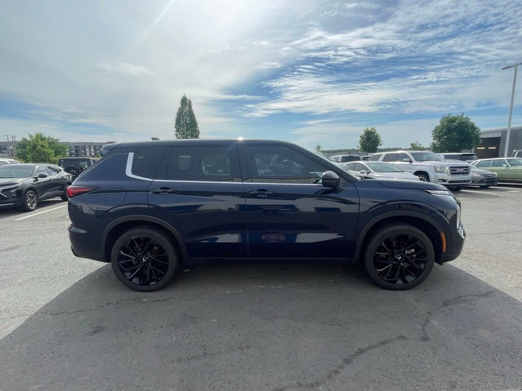 2022 Mitsubishi Outlander SE
