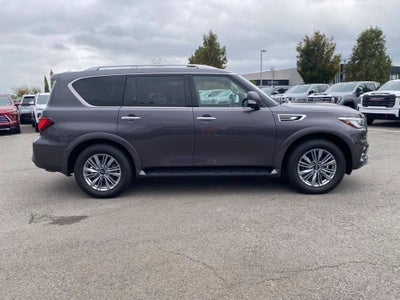 2024 INFINITI QX80 LUXE