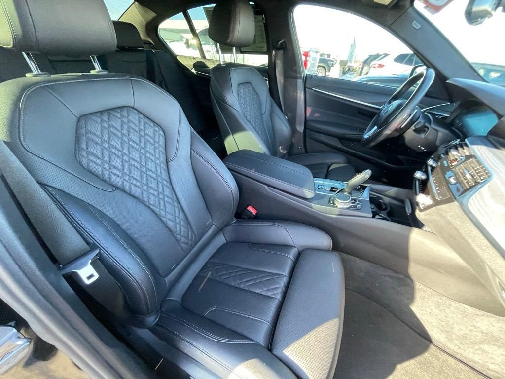 2022 BMW 5 Series 530i