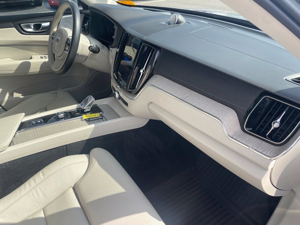 2022 Volvo XC60 Inscription