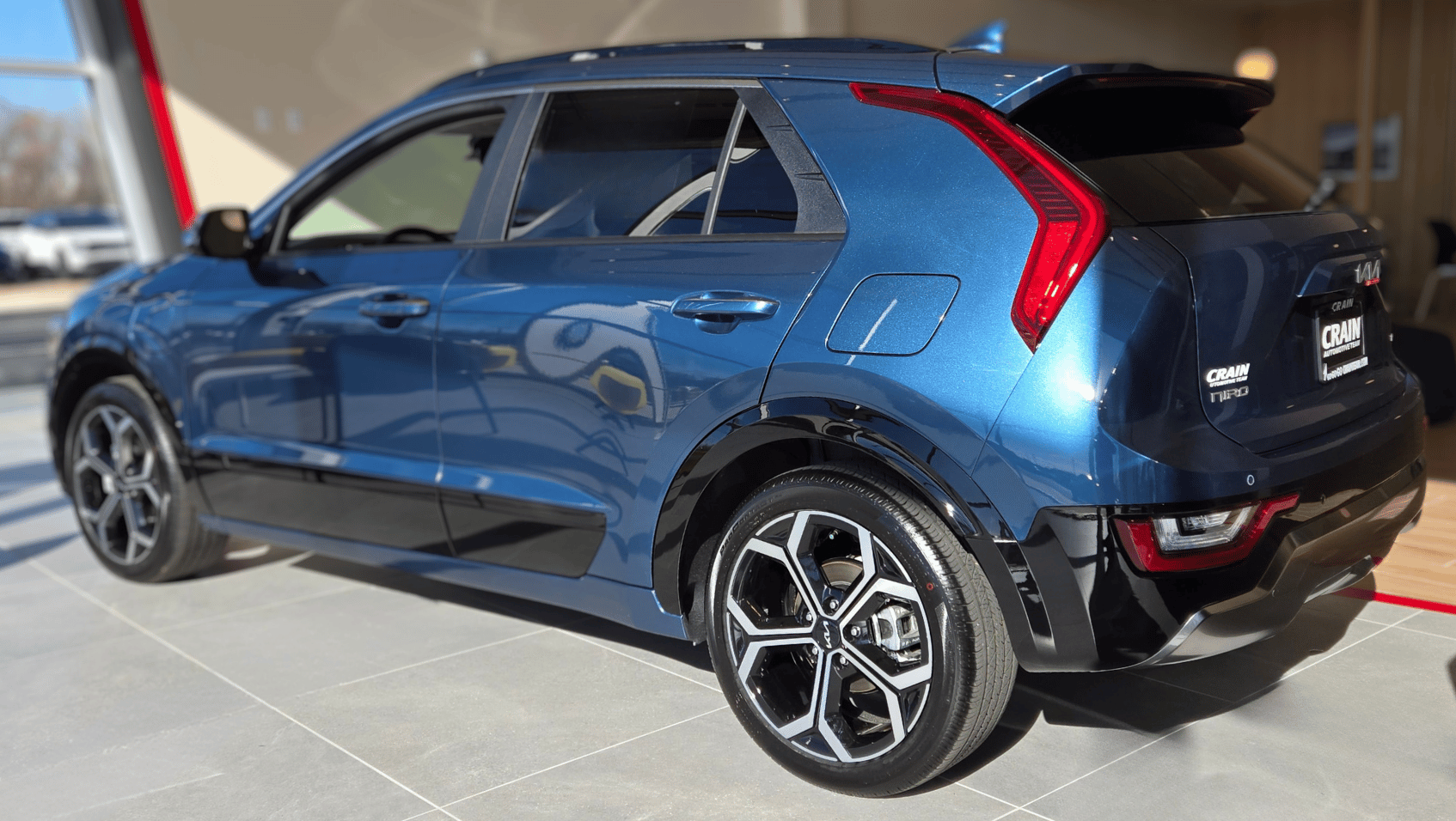 Side View of the 2025 Kia Niro PHEV